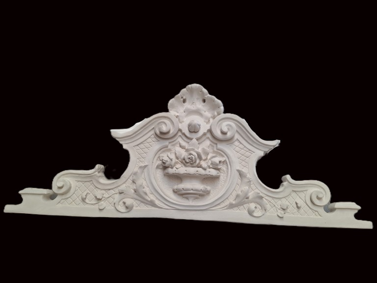 Fronton relief